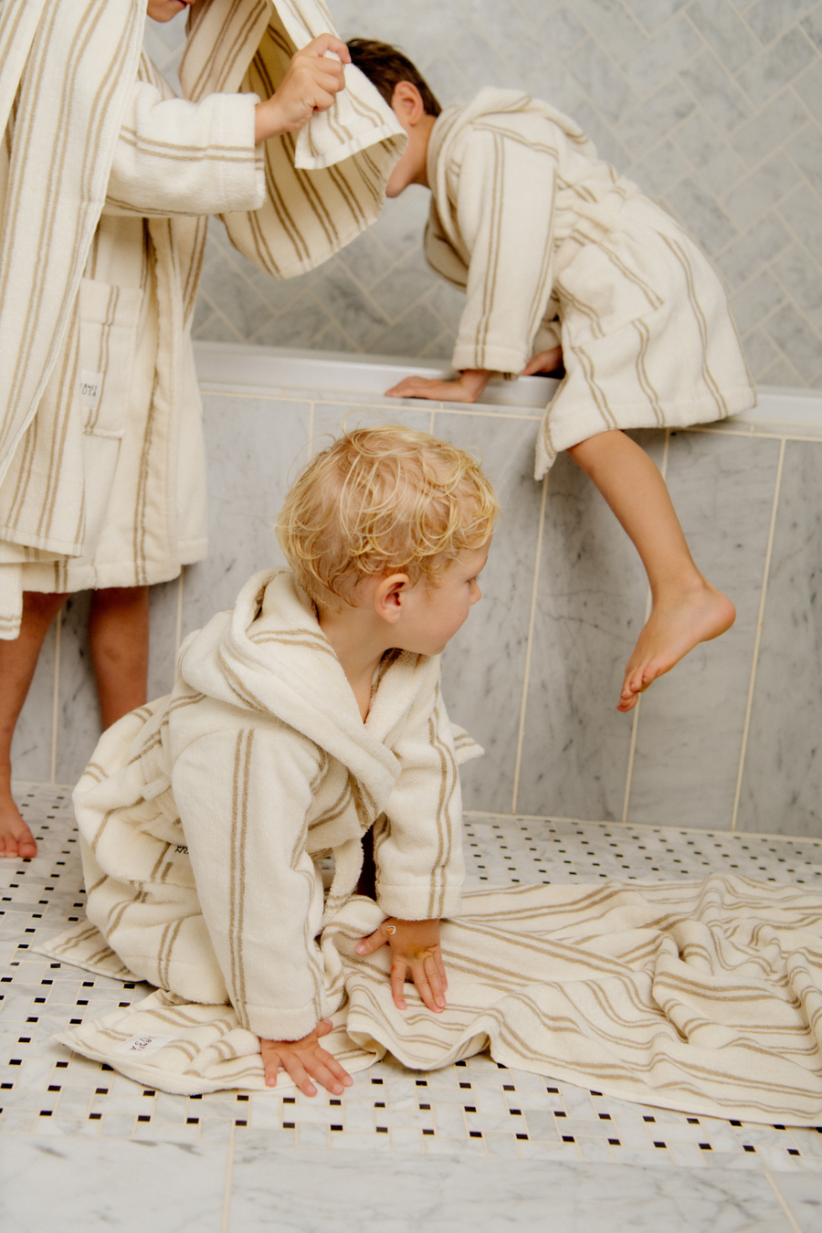 BATHROBE1 JUNIOR